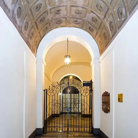 Guest house Domus Spagna Condotti Imperial Rome