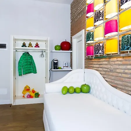 Domus Spagna Condotti Imperial Guest house