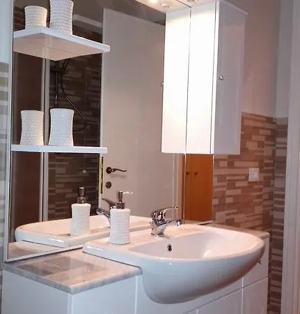 Sweet Apartment *