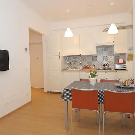 Holiday Home Roma Apartment *