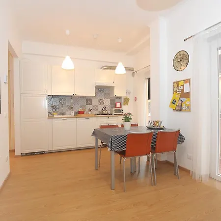 Holiday Home Roma Apartment