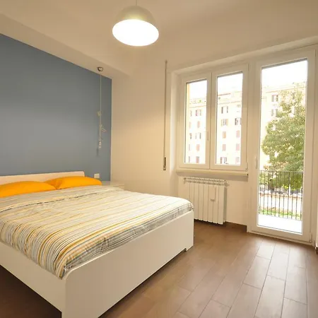Domus Emilia Guest house *