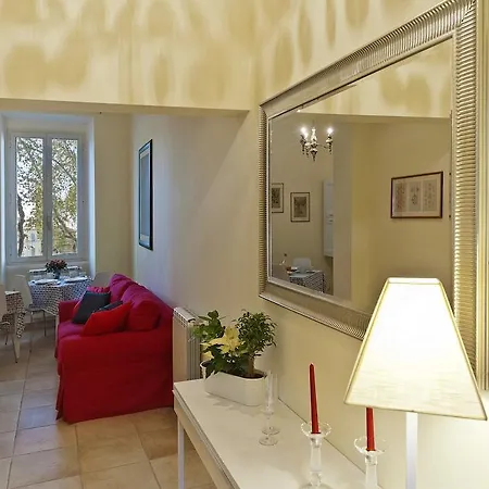 Gloria'S House In Rome 2*