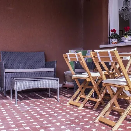 Bed & Breakfast Domus Raffaello 3*