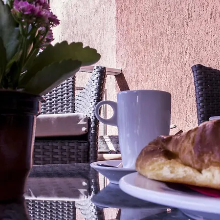 Domus Raffaello Bed & Breakfast Rome