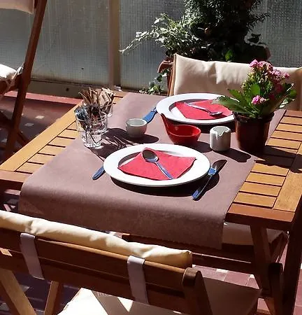 Bed & Breakfast Domus Raffaello 3*