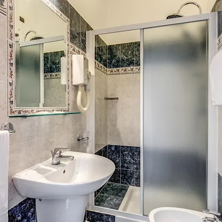 Centro Cavour 3*