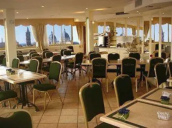 Champagne Garden Hotel 4*