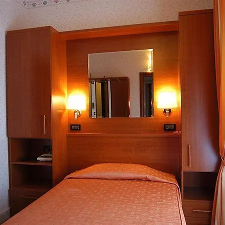 Hotel Dina