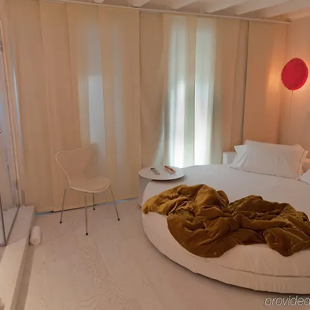 Suitesistina For Brave Lovers Bed & Breakfast Roma