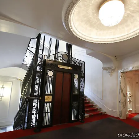 Majestic Hotel 5*
