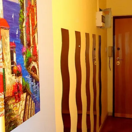 Casa Vacanza Frendy - Free Airport Transportation On Arrival If You Book An Of Minimum 3 Nights And 6 People Konukevi Roma