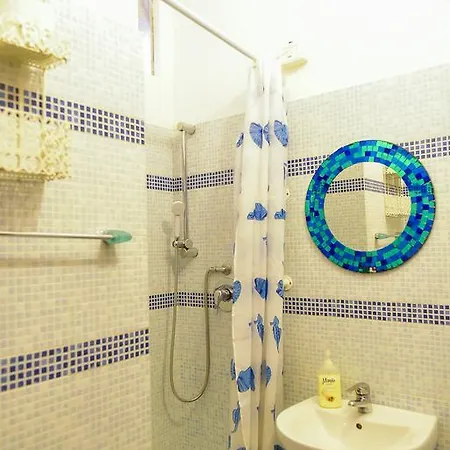 Casa Vacanza Frendy - Free Airport Transportation On Arrival If You Book An Of Minimum 3 Nights And 6 People Konukevi Roma