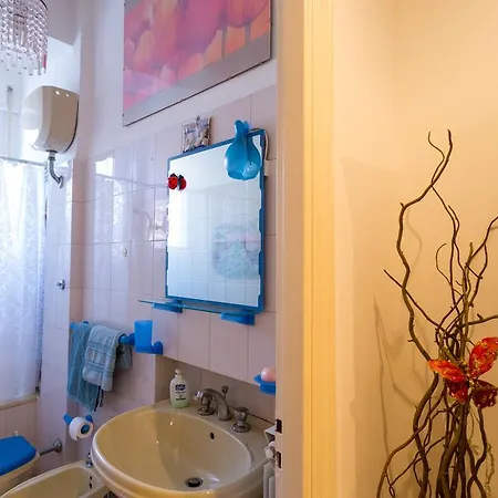 Apartment Romantic Ciclamini House Rome