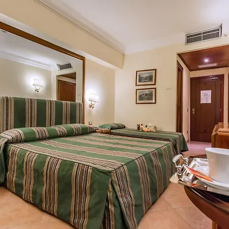Ξενοδοχείο Raeli Floridia 3*