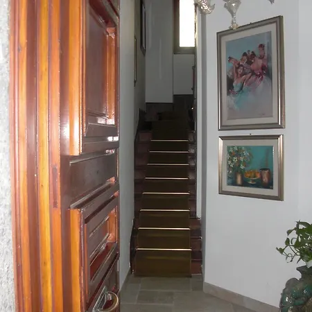 La Maison Blanche Bed & Breakfast *