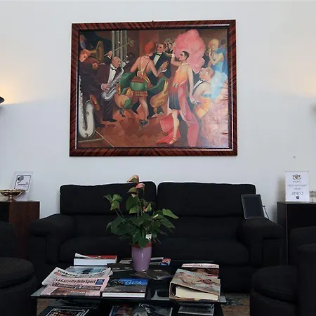 Pirandello Hotel 3*