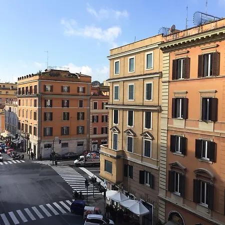 St. Peter House * Roma