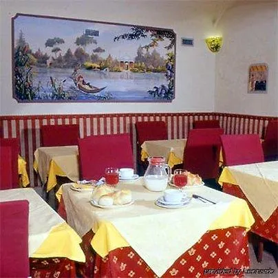 Szálloda Varese 3*