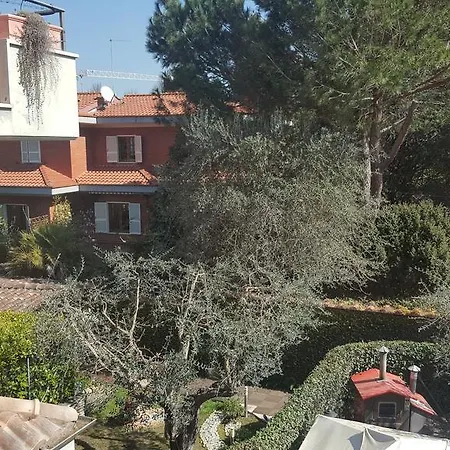 Bed and Breakfast Aurelia Garden Gold 2*