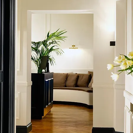Splendor - & Guest house