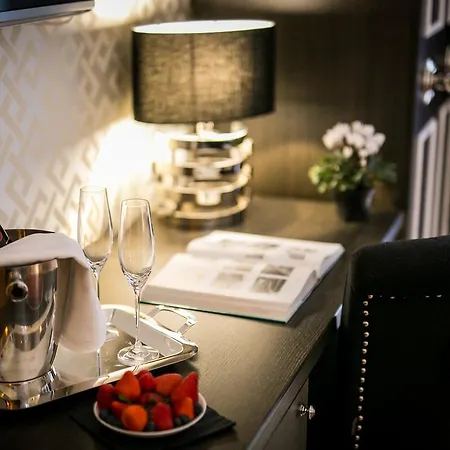 Minerva Relais