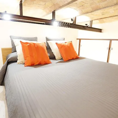 Opera House Apartment *
