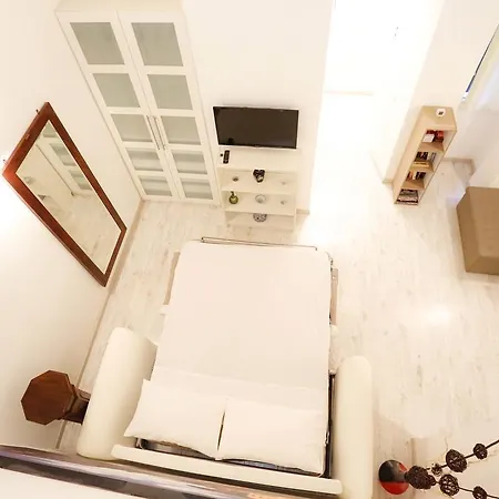 Opera House Apartment *