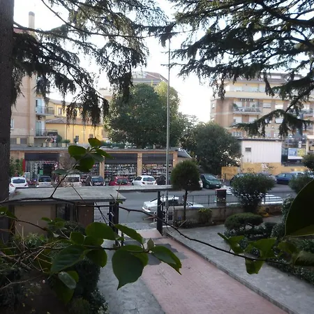 Serafini Bed & Breakfast *