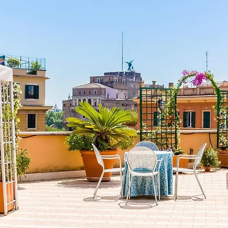 Hotel Domus Carmelitana 3*