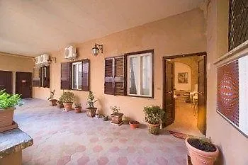 Guest house Caesar's