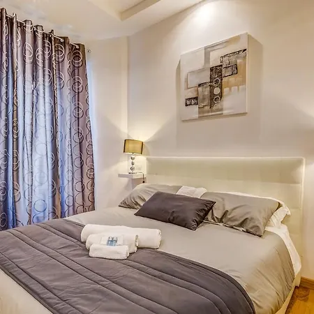 Prati Luxury 3*