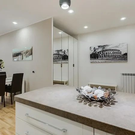 San Pietro Vatican Apartment *