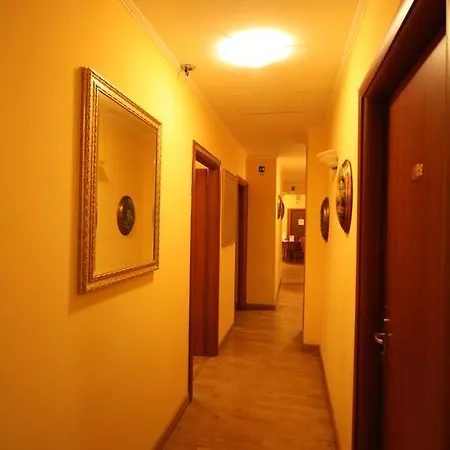 فندق أندريانا