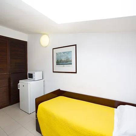 Tassoni Aparthotel Rome