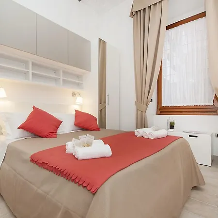 Coral Flat Colosseo Apartman *