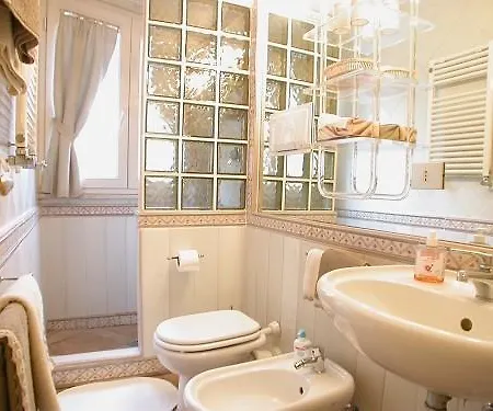 Casa Giulia * Rome