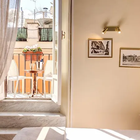 Terrace Pantheon Relais Rome