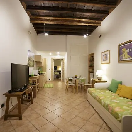 Coliseum Apartment