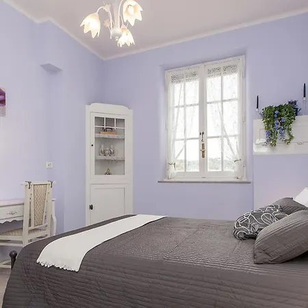 Apartment In Sistina View