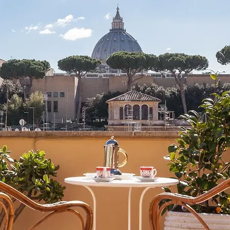 Apartment In Sistina View