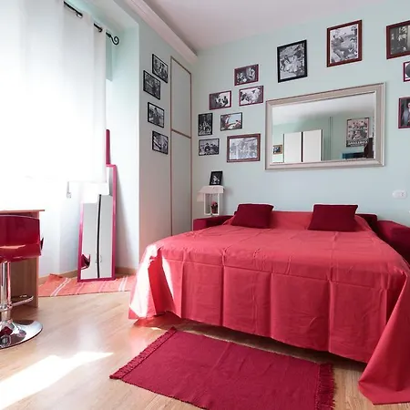 Simon Holiday House Rome