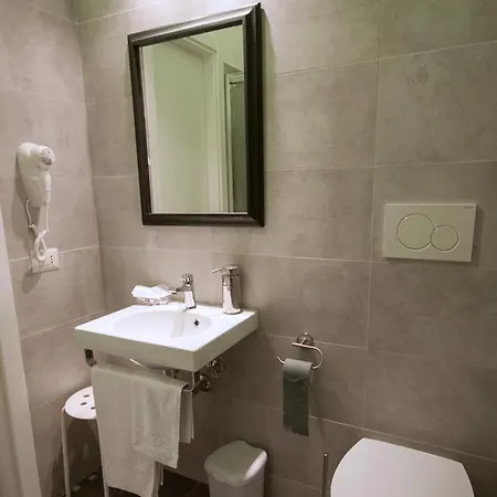 Gallery 101 Bed & Breakfast Rome