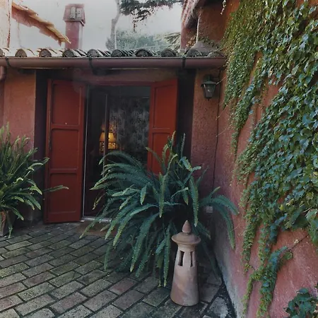 Casa Mora Bed & Breakfast