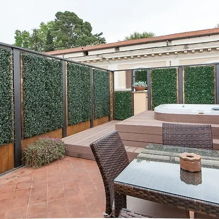 Trevi Penthouse With Jacuzzi Apartment