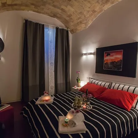 Chroma Italy - Chroma Trastevere Apartment