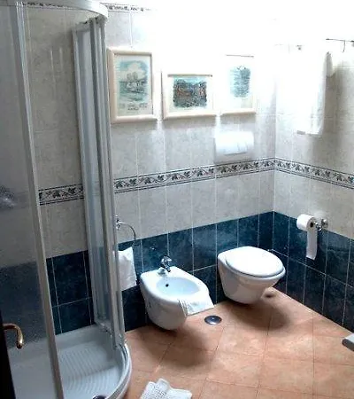 Hotel Sandra *