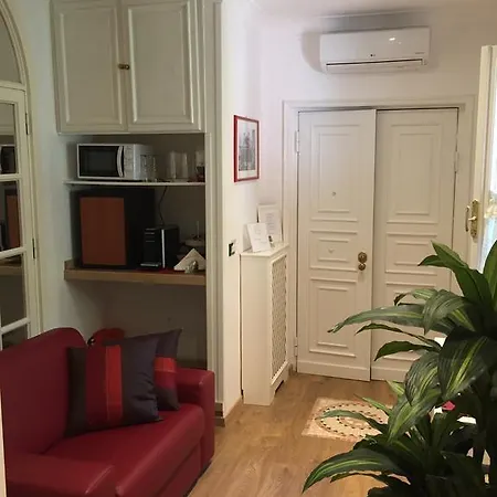 Margutta's Garden Bed & Breakfast *
