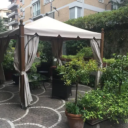 V House * Roma