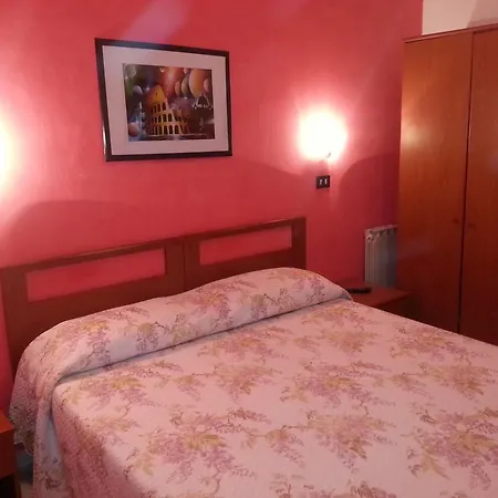 Hotel Roxena House *